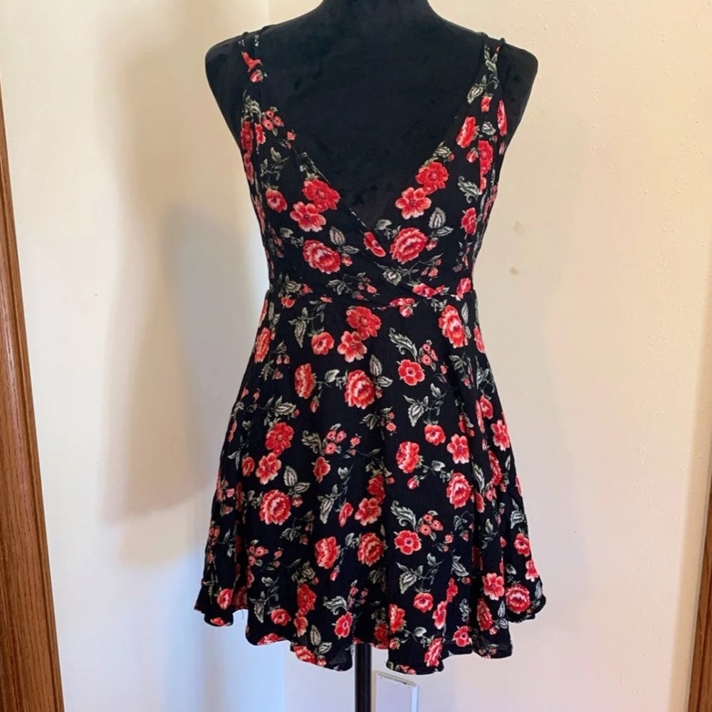Floral Crisscross Back Dress - Picture 2 of 8